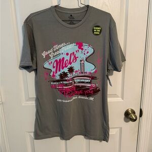 Gray Universal Halloween Horror Nights HHN Mel's Die-In Shirt Glow in the Dark